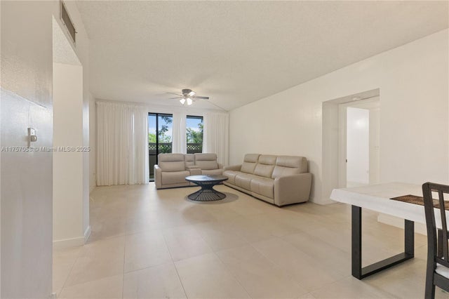 2 of 28 - 900 Ne 195th St 113, Miami, FL