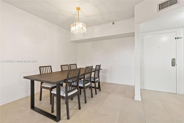 4 of 28 - 900 Ne 195th St 113, Miami, FL