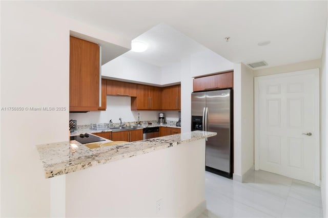 5 of 21 - 888 S Douglas Rd 404, Coral Gables, FL
