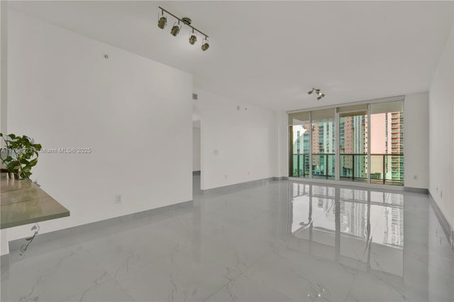 4 of 26 - 3340 Ne 190th St 1108, Aventura, FL