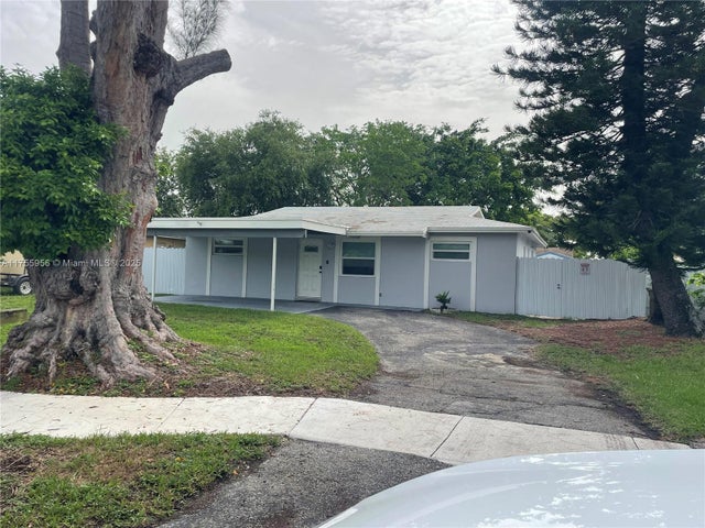 1 of 39 - 4161 Sw 56th Ave, Davie, FL