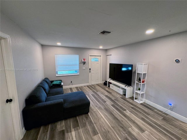 4 of 39 - 4161 Sw 56th Ave, Davie, FL