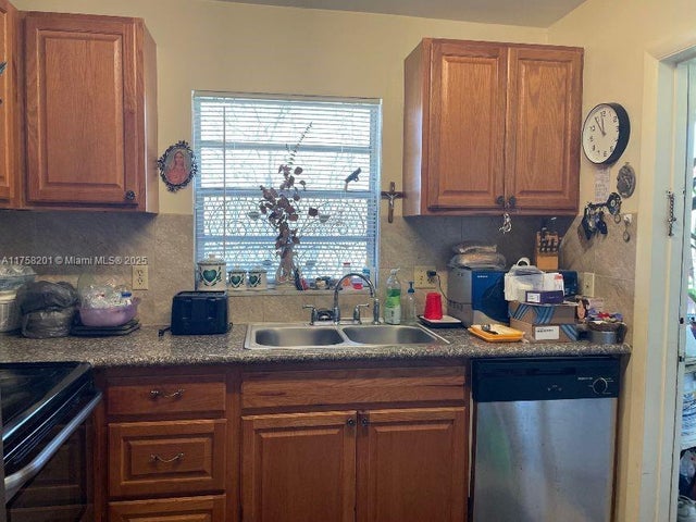 3 of 5 - 5300 Washington St Q204, Hollywood, FL