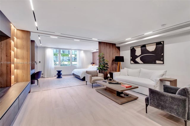 4 of 40 - 2301 Collins Ave 432, Miami Beach, FL