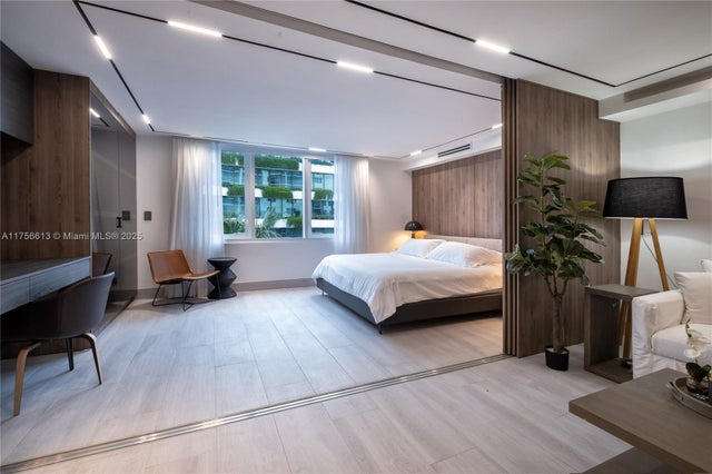 5 of 40 - 2301 Collins Ave 432, Miami Beach, FL