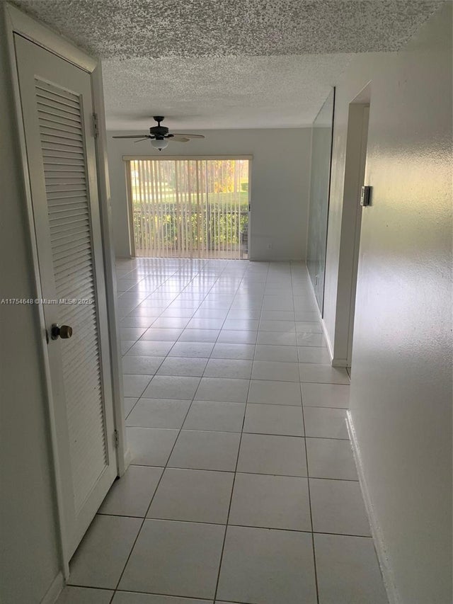 6201 N Falls Cir Dr 106, Lauderhill