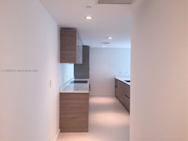 4 of 14 - 1300 S Miami Ave 1910, Miami, FL