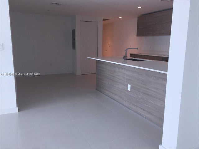 5 of 14 - 1300 S Miami Ave 1910, Miami, FL