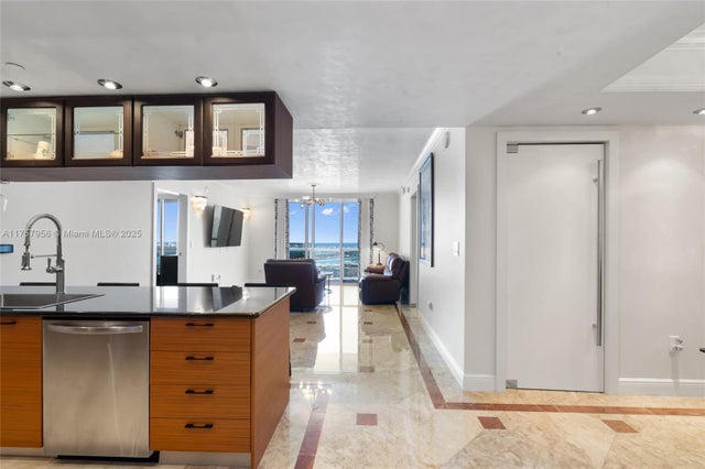 5 of 54 - 50 Biscayne Blvd 4808, Miami, FL