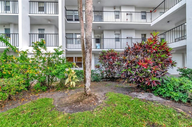 3 of 80 - 3597 Birdie Dr 107, Lake Worth, FL