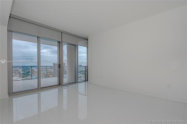 3 of 24 - 851 Ne 1st Ave 2600, Miami, FL