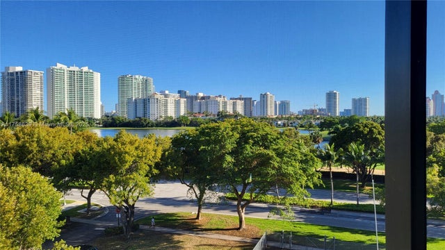 1 of 34 - 3475 N Country Club Dr 610, Aventura, FL