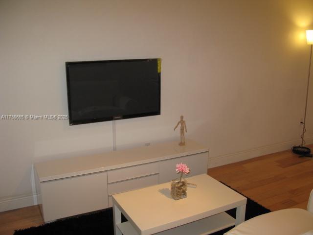 1 of 22 - 1035 Meridian Ave 5, Miami Beach, FL