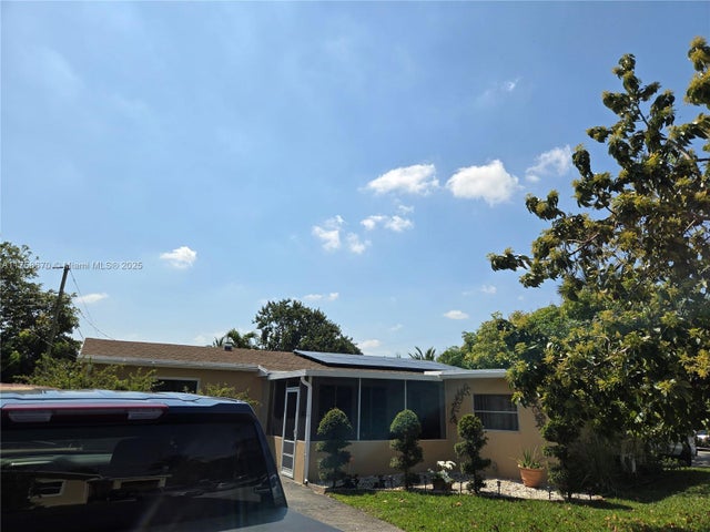 2 of 25 - 6840 Nw 8th St, Margate, FL