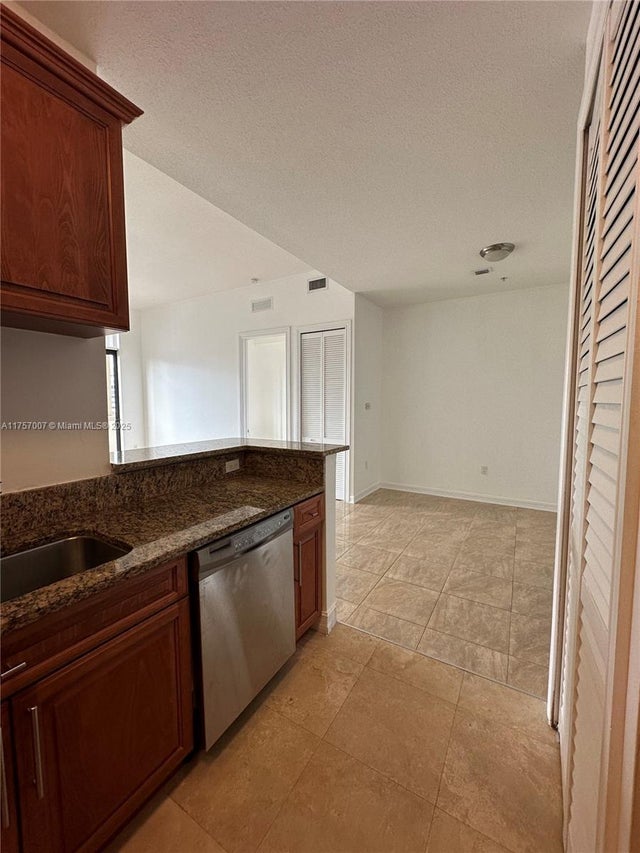 2 of 27 - 1805 Ponce De Leon Blvd 827, Coral Gables, FL