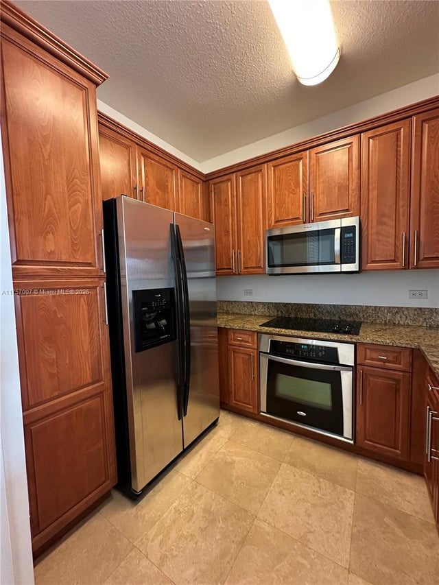 5 of 27 - 1805 Ponce De Leon Blvd 827, Coral Gables, FL