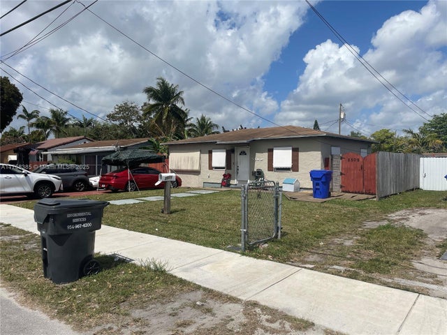 3 of 4 - 2509 Grant St, Hollywood, FL