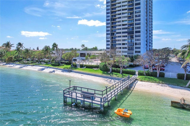 5 of 42 - 5600 N Flagler Dr 304, West Palm Beach, FL