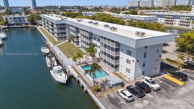 4 of 43 - 3550 Ne 169th St 300, North Miami Beach, FL