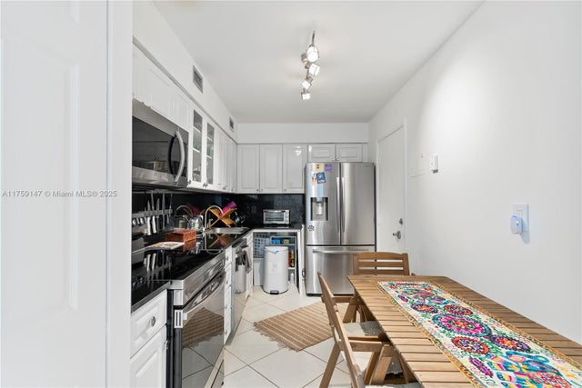 4 of 12 - 6770 Indian Creek Dr 5k, Miami Beach, FL
