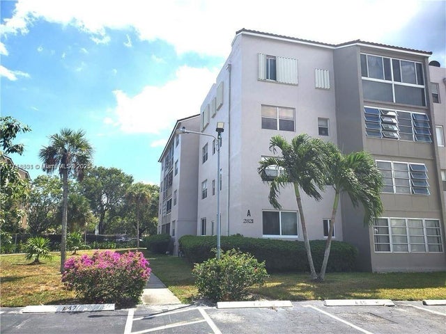 2 of 10 - 2821 Somerset Dr 209, Lauderdale Lakes, FL