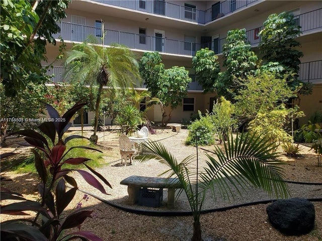 3 of 10 - 2821 Somerset Dr 209, Lauderdale Lakes, FL