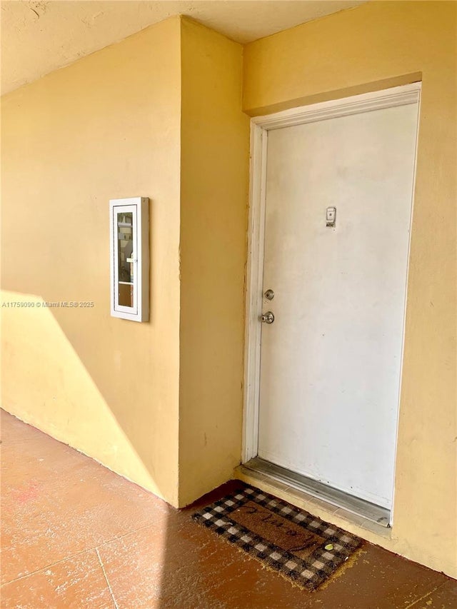 4 of 21 - 8850 Fontainebleau Blvd 404, Miami, FL