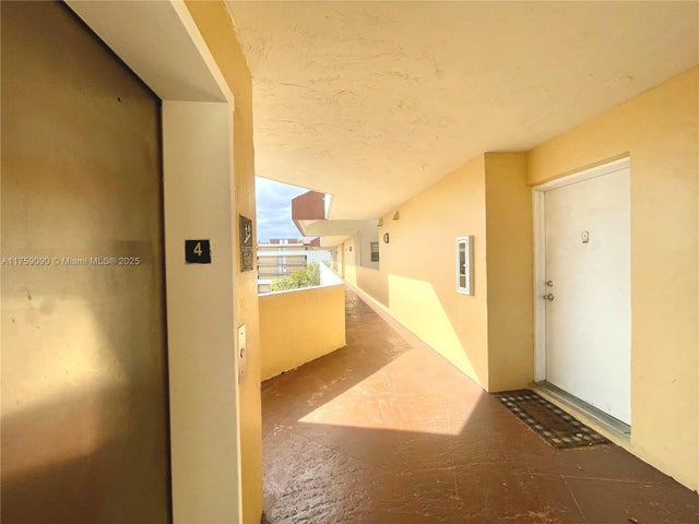 5 of 21 - 8850 Fontainebleau Blvd 404, Miami, FL