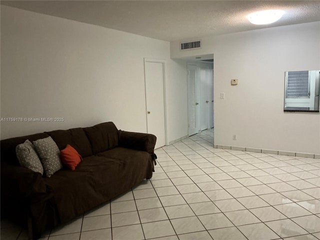 2 of 13 - 2309 Park Ln 304, Hollywood, FL