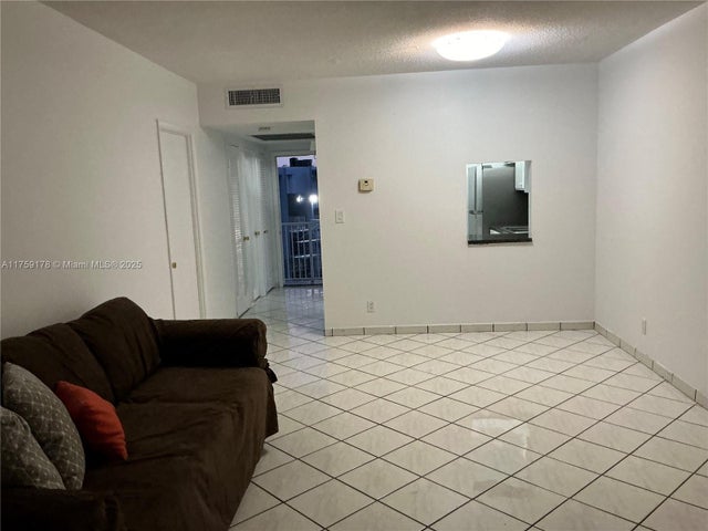 3 of 13 - 2309 Park Ln 304, Hollywood, FL