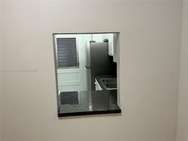 4 of 13 - 2309 Park Ln 304, Hollywood, FL