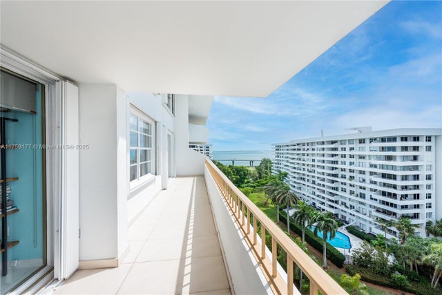 3 of 24 - 155 Ocean Lane Dr 1113, Key Biscayne, FL