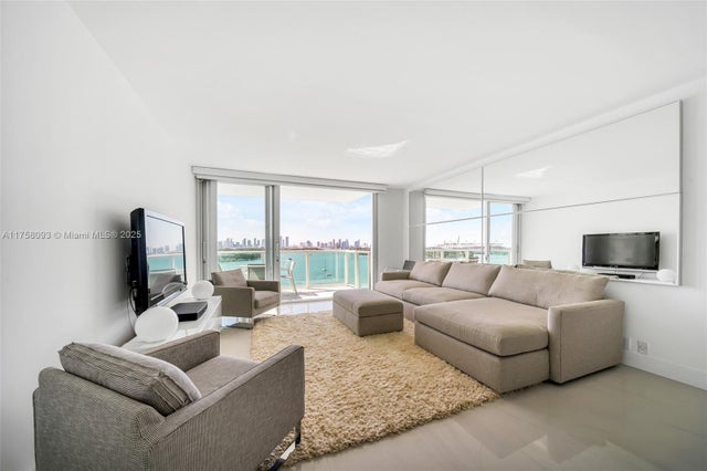 1 of 26 - 1000 West Ave 1416, Miami Beach, FL