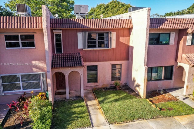 2 of 15 - 6 Madrid Ln 7-18, Davie, FL