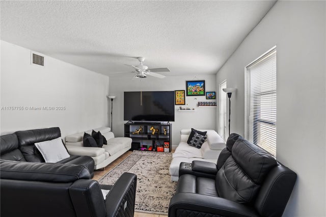 3 of 15 - 6 Madrid Ln 7-18, Davie, FL