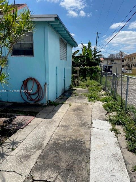4 of 4 - 2158 Nw 32nd St, Miami, FL