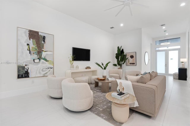 4 of 43 - 11412 Ne 8th Ave, Biscayne Park, FL