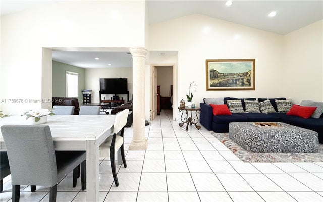 4 of 34 - 20520 Sw 124th Pl, Miami, FL