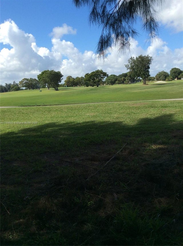 2 of 11 - 401 S Shore Dr, Miami Beach, FL