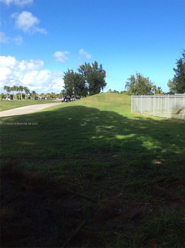 3 of 11 - 401 S Shore Dr, Miami Beach, FL
