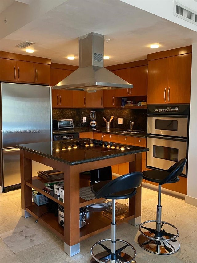 5 of 10 - 300 Euclid Ave 209, Miami Beach, FL