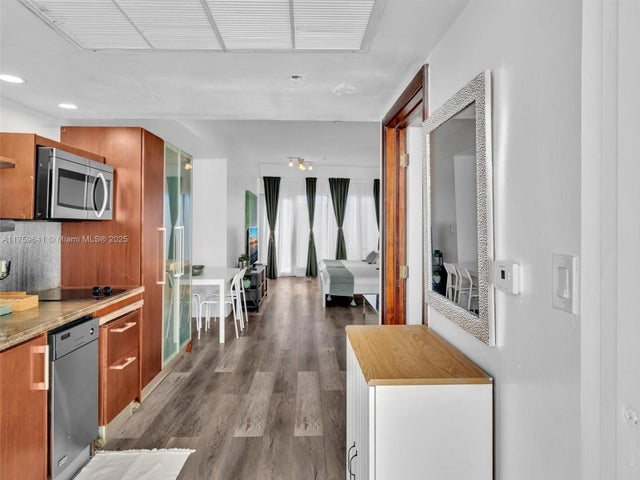 4 of 36 - 1052 Ocean Dr C203, Miami Beach, FL