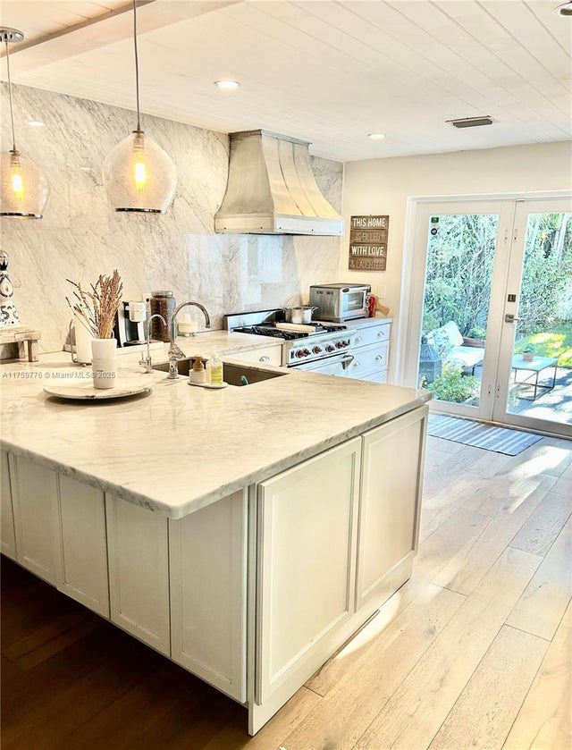 5 of 19 - 463 W 62nd St, Miami Beach, FL
