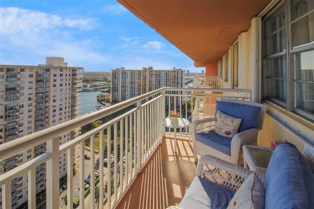 5 of 29 - 251 174 St 2307, Sunny Isles Beach, FL