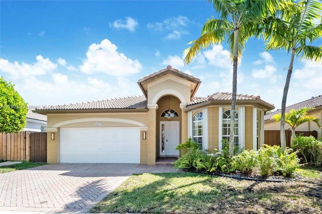 1 of 30 - 8527 Nw 111th Ct, Doral, FL