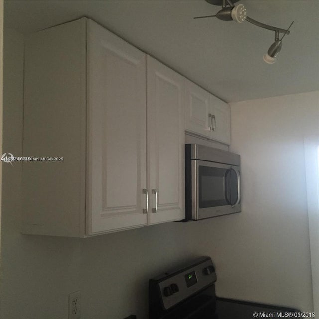 3 of 8 - 918 Jefferson Ave 2, Miami Beach, FL