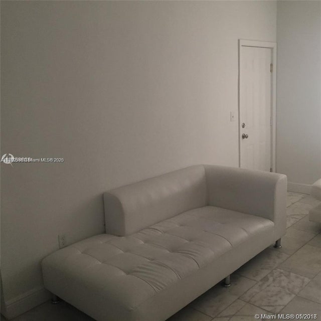 4 of 8 - 918 Jefferson Ave 2, Miami Beach, FL