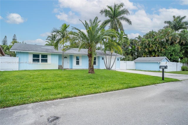 2 of 11 - 4541 Sw 28th Ter, Dania Beach, FL