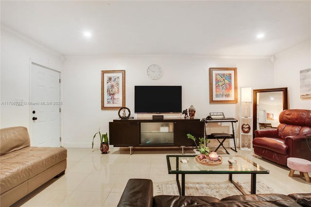 3 of 20 - 11930 Ne 19th Dr 7, North Miami, FL