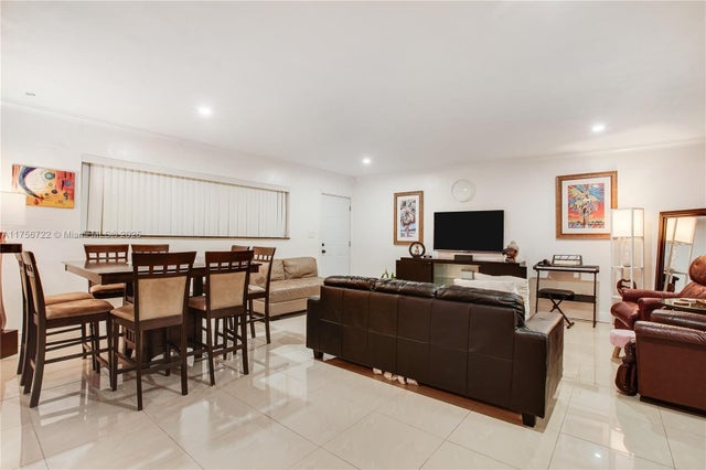 4 of 20 - 11930 Ne 19th Dr 7, North Miami, FL